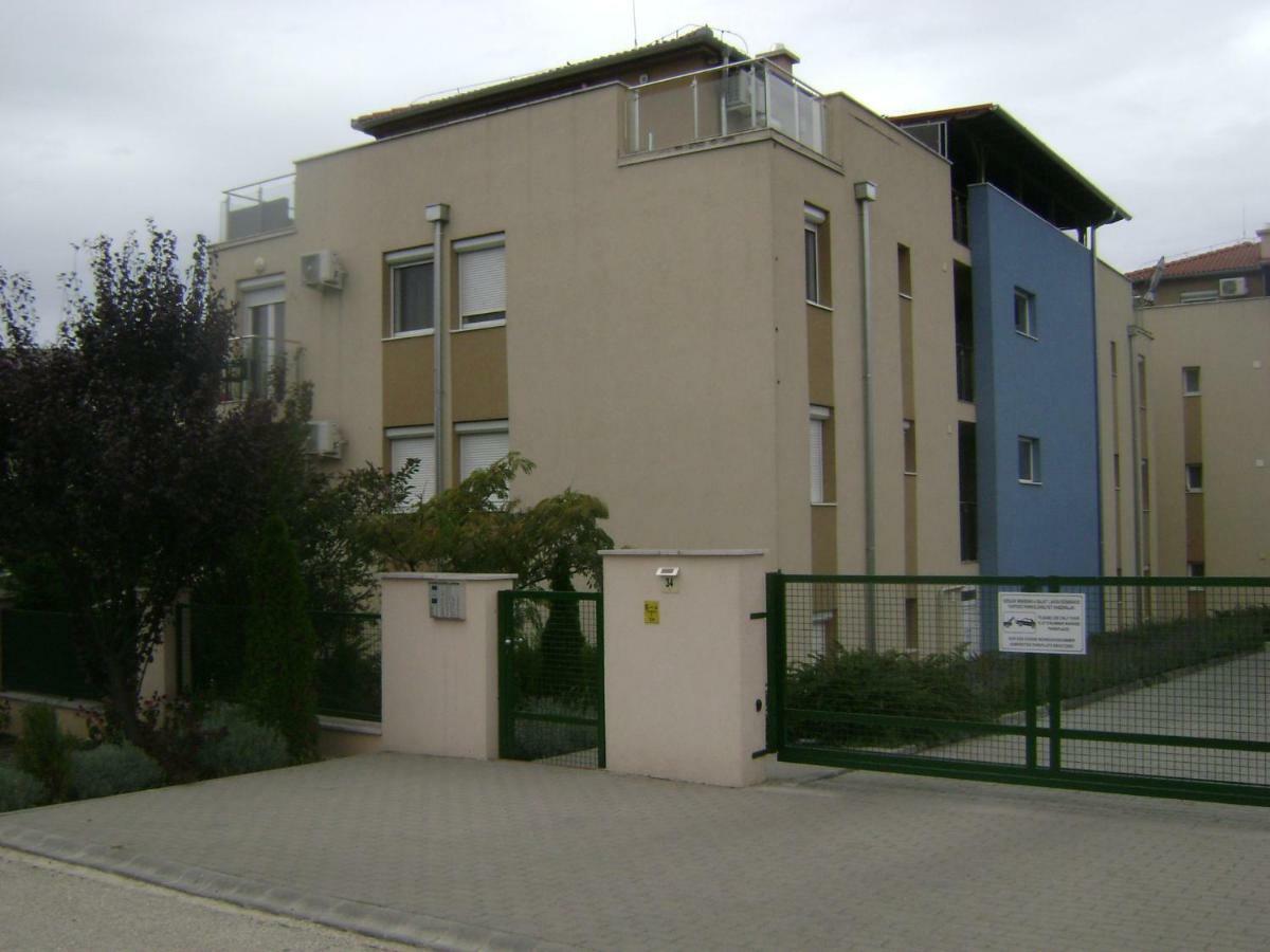 Zoeldlomb Apartman Siófok Eksteriør bilde